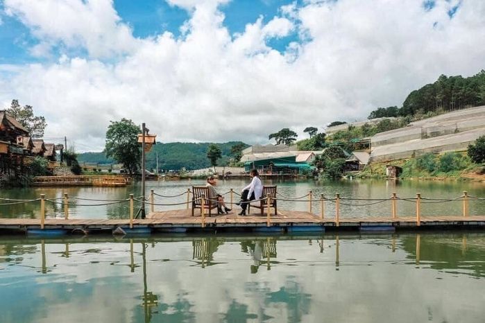 da lat lang co giua pho ngan hoa muc ngay bo anh dep lung linh ca47a6