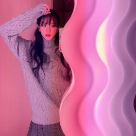jisoo dien ao len co lo va chan vay ngan