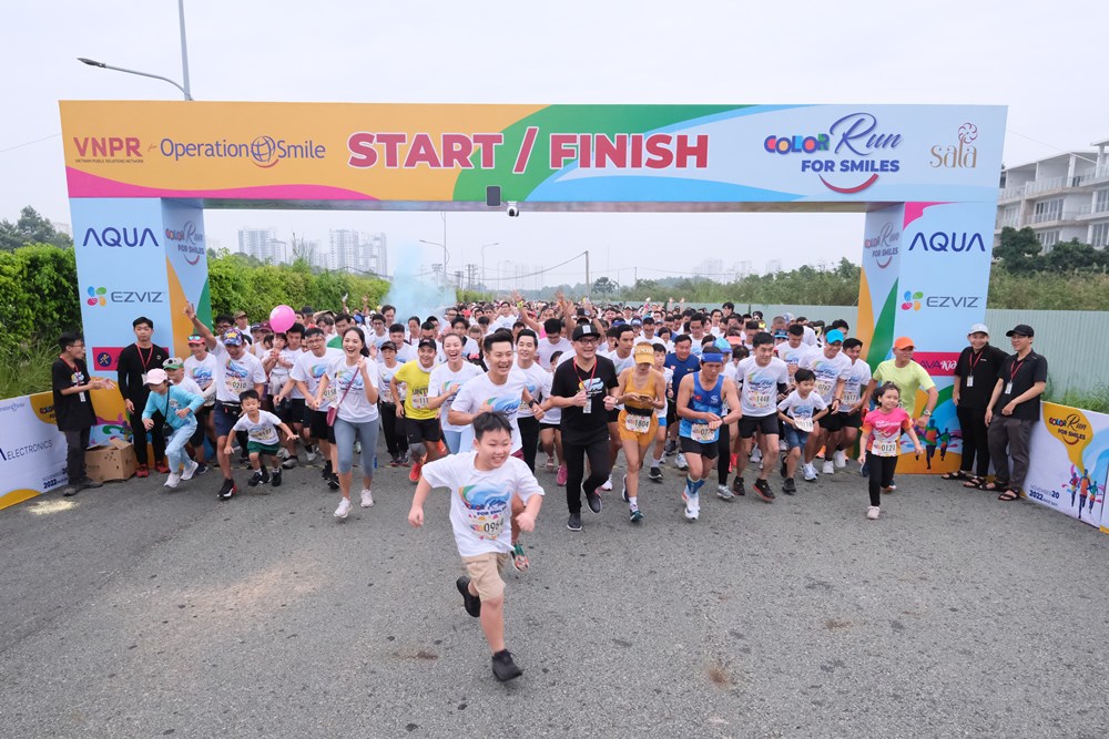 Color Run For Smiles 2022 - Ngày hội sắc màu mang nụ cười tới các em nhỏ 3 3000 nguoi tham gia chay bo Color Run For Smiles