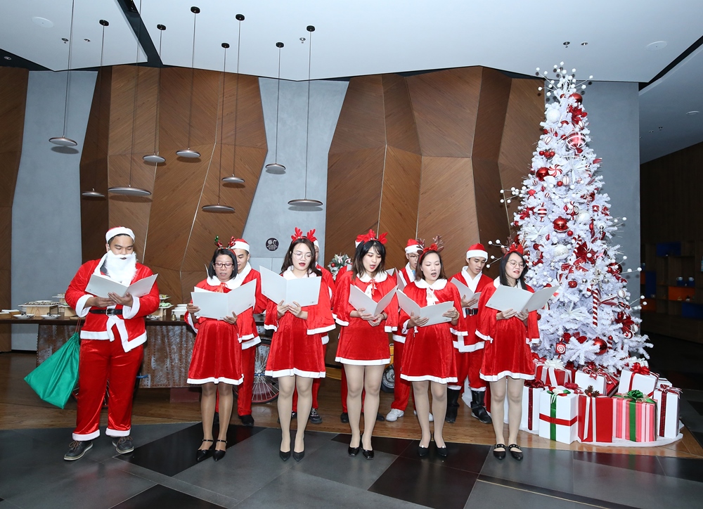 Ascott đồng loạt thắp sáng cây thông giáng sinh cùng loạt khoảnh khắc ấm lòng chương trình từ thiện 1 Ascott dong loat thap sang cay thong giang sinh