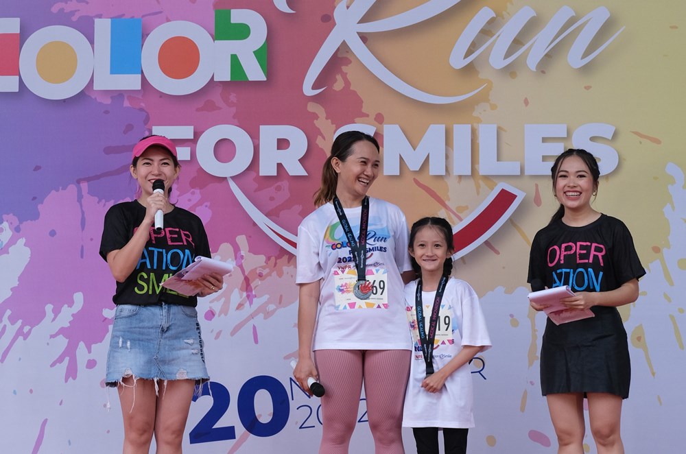 Color Run For Smiles 2022 - Ngày hội sắc màu mang nụ cười tới các em nhỏ 5 Be Hieu Dinh