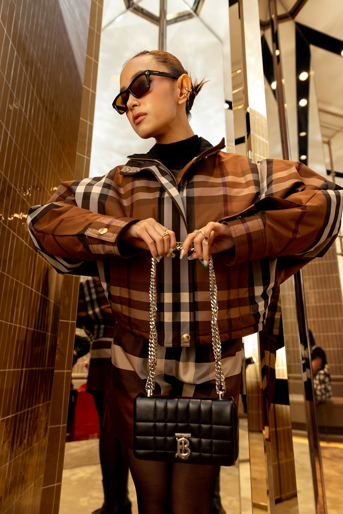 Burberry khai trương cửa hàng tại Rex Hotel 1 Burberry Chau Bui