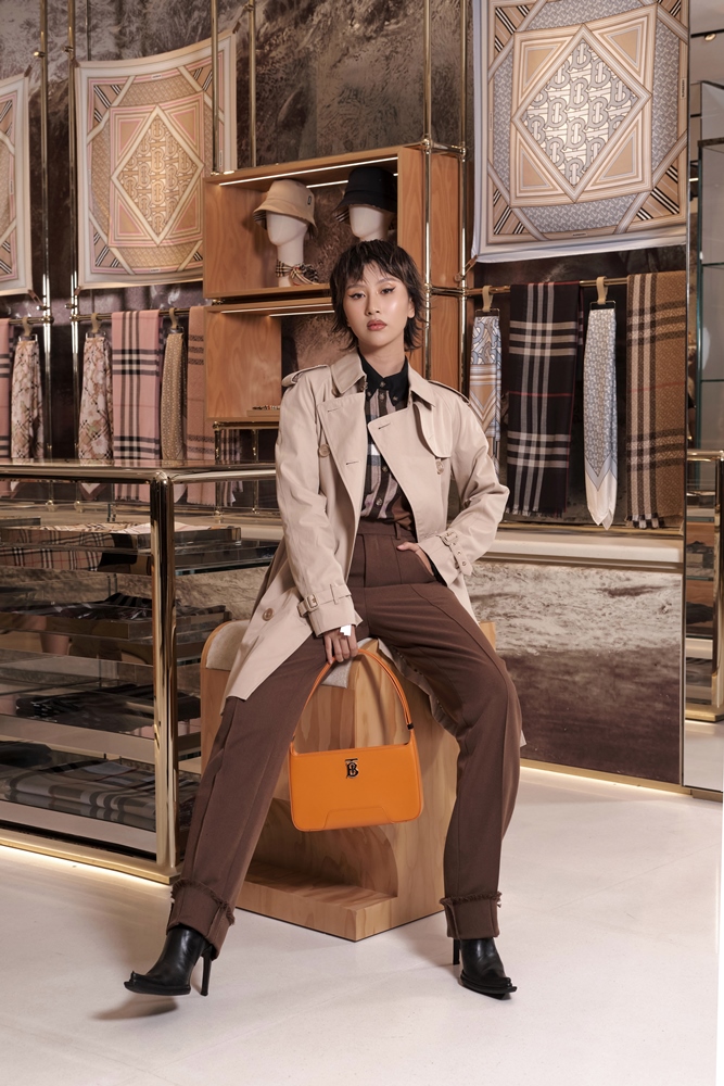 Burberry khai trương cửa hàng tại Rex Hotel 4 Burberry Quynh Anh Shyn