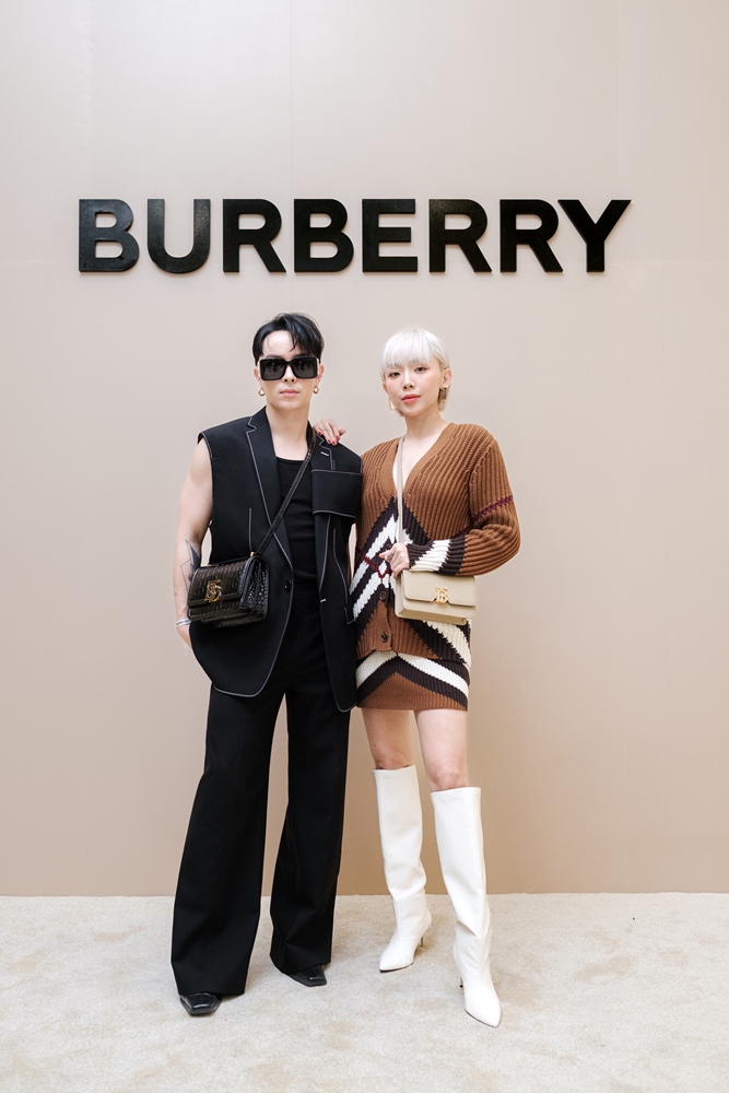 Burberry khai trương cửa hàng tại Rex Hotel 3 Burberry Toc Tien va Kelbin Lei