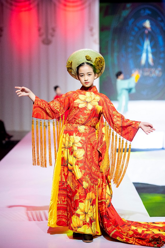 Vietnam Kids Art Fashion Fest 2022: Sàn diễn thời trang mãn nhãn mùa lễ hội cho trẻ em 8 NTK KIM TRONG MAU NHI PHAM NGOC KHANH