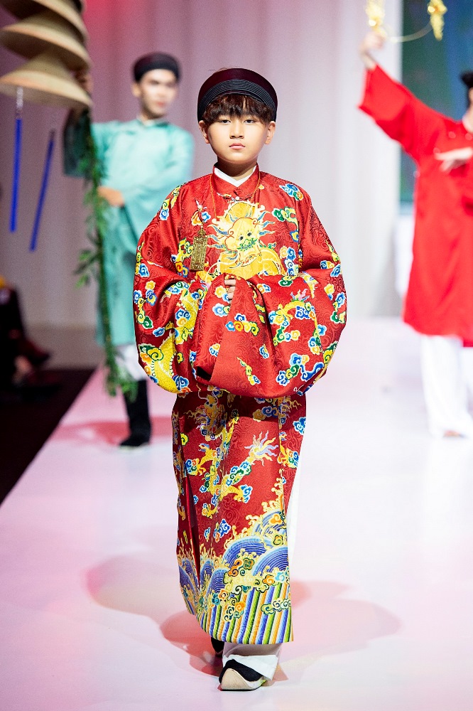 Vietnam Kids Art Fashion Fest 2022: Sàn diễn thời trang mãn nhãn mùa lễ hội cho trẻ em 9 NTK KIM TRONG MAU NHI TRONG PHUONG
