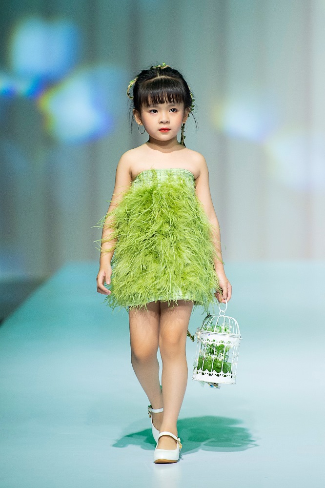 Vietnam Kids Art Fashion Fest 2022: Sàn diễn thời trang mãn nhãn mùa lễ hội cho trẻ em 5 NTK NGUYEN THANH SON MAU NHI CAO VAN
