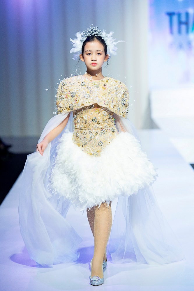 Vietnam Kids Art Fashion Fest 2022: Sàn diễn thời trang mãn nhãn mùa lễ hội cho trẻ em 3 NTK THANH HANG MAU NHI PHAM NGOC KHANH