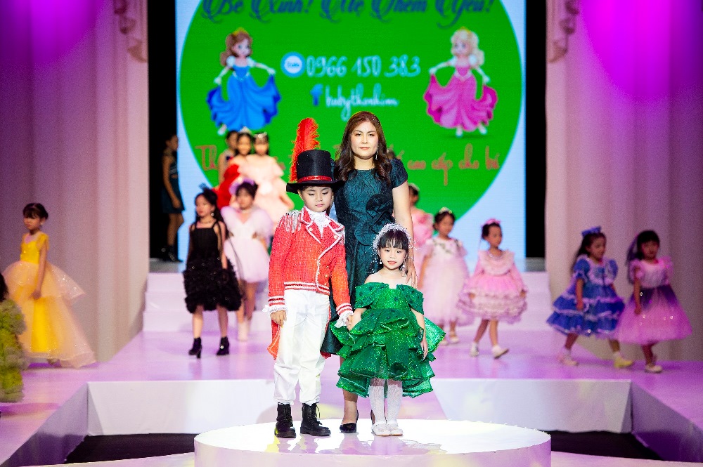Vietnam Kids Art Fashion Fest 2022: Sàn diễn thời trang mãn nhãn mùa lễ hội cho trẻ em 16 NTK THANH LIEU THO NHIM KIDS