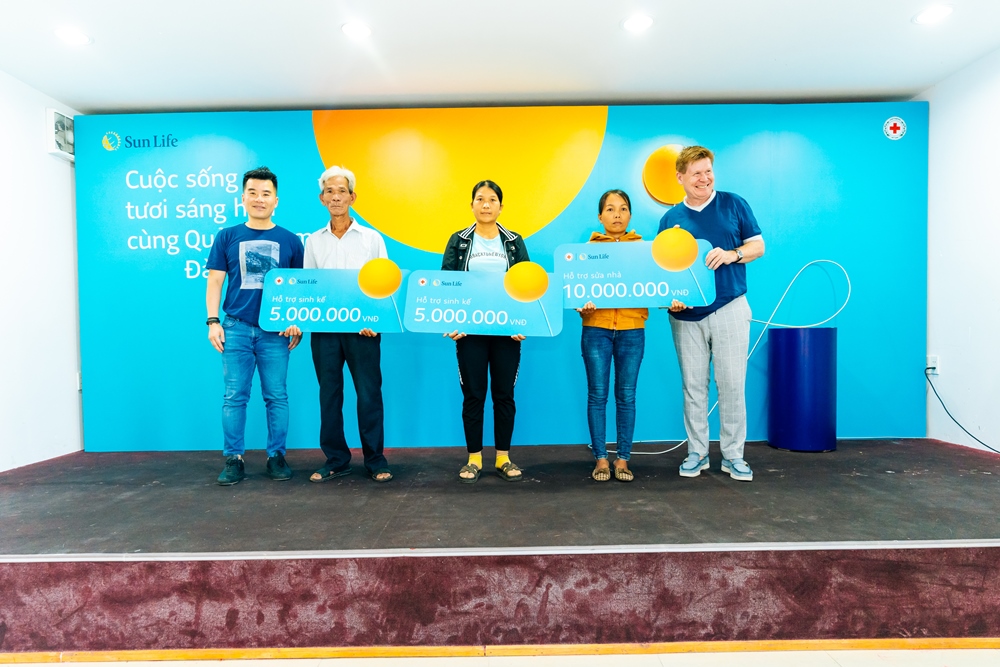 Tổng giám đốc Tập đoàn Sun Life đến Việt Nam tham gia sự kiện cộng đồng 3 SunLife 232