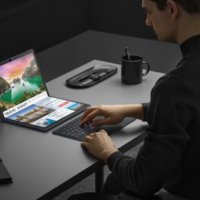 Zenbook 17 Fold OLED UX9702
