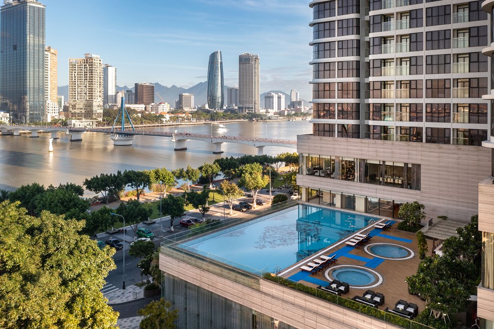 004MeliaVinpearDanangRiverfront Facade