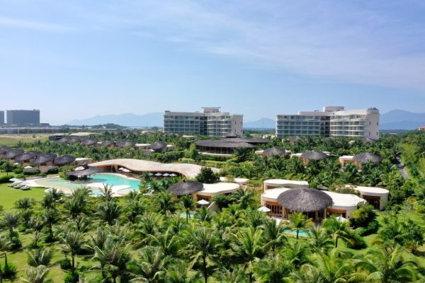Khu nghi duong 5 sao Ana Mandara Cam Ranh lien tuc duoc xuong ten tai cac giai thuong du lich danh gia nhat the gioi