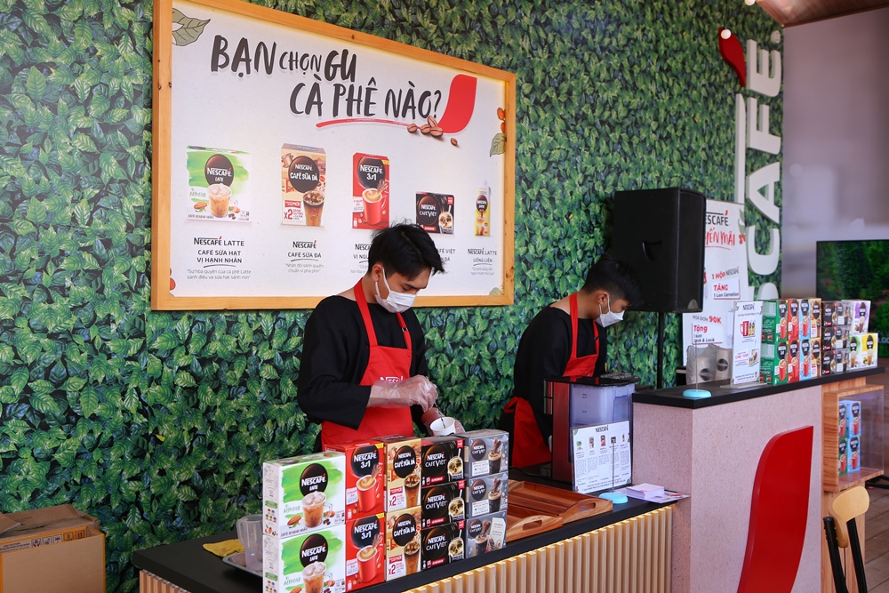 Nhung goc tai gian hang trung bay cua NESCAFE 5