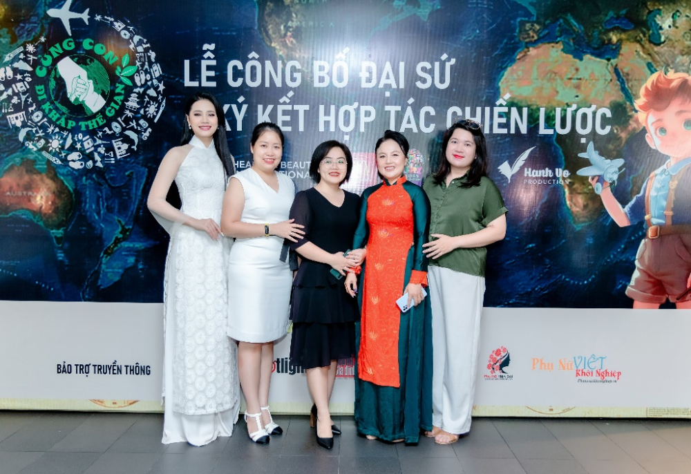JM International Group cam kết bảo trợ 10 chuyến đi trao đổi văn hóa giáo dục cho Dự án Cùng Con Đi Khắp Thế Gian 5 Cung con di khap the gian 2