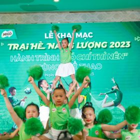 Tiet muc bieu dien Aerobics tren nen nhac MILO Here We Go thoi bung suc nong cua Le khai mac Trai He Nang Luong Nestle MILO 2023 – Trung tam ren y chi