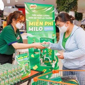Vao ngay 26 08 voi moi hoa don mua sam tai cac chuoi sieu thi tren toan quoc khach hang se nhan duoc mon qua nang luong cua Nestle MILO nhan ngay tuu truong