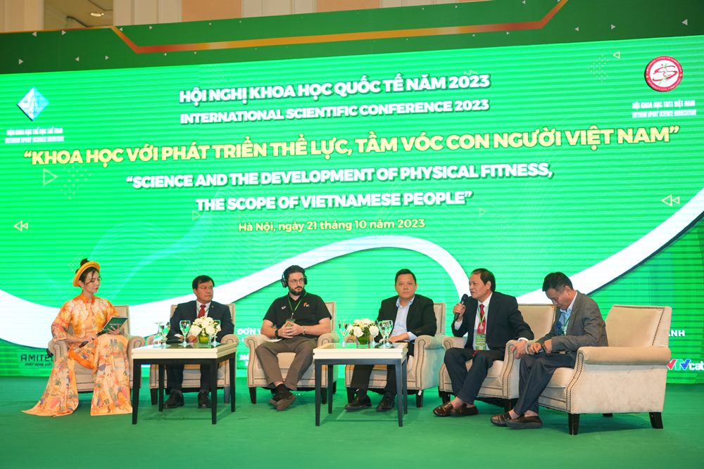 Cac chuyen gia nha khoa hoc trong va ngoai nuoc tham luan tai Hoi nghi khoa hoc quoc te 2023