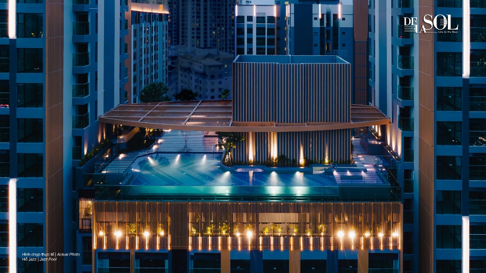 CapitaLand Development trao chìa khóa căn hộ cao cấp De La Sol cho khách hàng 2 Chiem nguong Ho Jazz tren tang thuong cua De La Sol