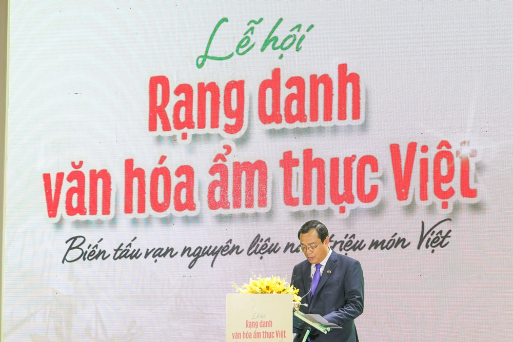 MAGGI đồng hành cùng Hiệp hội Du lịch TP. HCM tổ chức Lễ hội "Rạng danh văn hóa ẩm thực Việt" 5 Ong Nguyen Trung Khanh Cuc truong Cuc Du lich Quoc gia Viet Nam phat bieu tai Le khai mac Le hoi Rang danh van hoa am thuc Viet