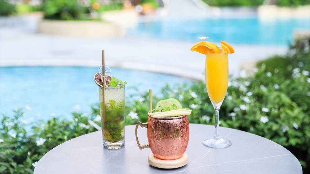 Pool Bar