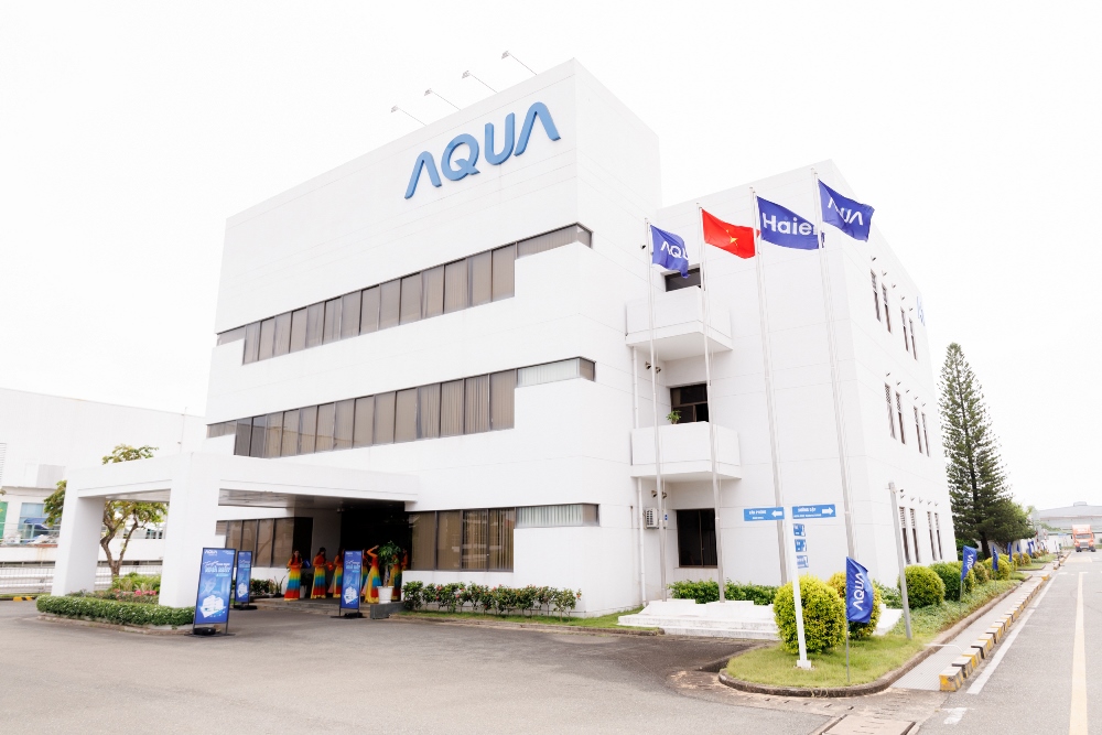 su kien tham quan nha may Aqua