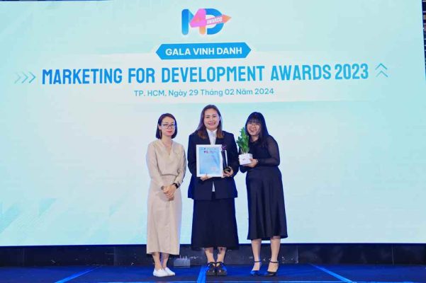 kinhtevadoanhnghiep.com AQUA Cham Tram Suc Duong Song duoc vinh danh la Chien dich Marketing vi phat trien ben vung hang muc CSR tai dem gala vinh danh M4D Awards 2023