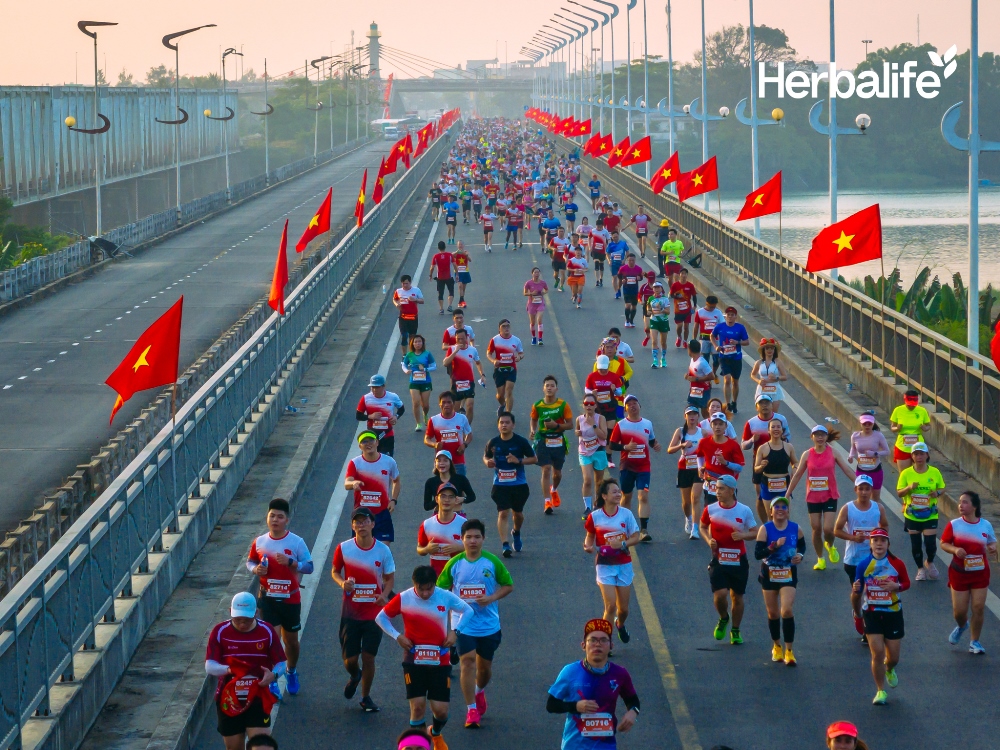 kinhtevadoanhnghiep.com Herbalife Tien Phong Marathon 5