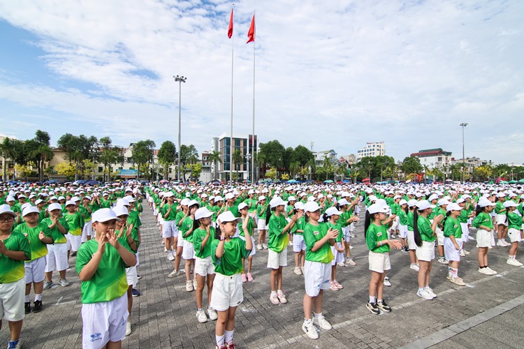 Nestlé MILO đồng hành cùng Lễ phát động toàn dân tập luyện môn bơi phòng, chống đuối nước năm 2024 1 Nestlé MILO