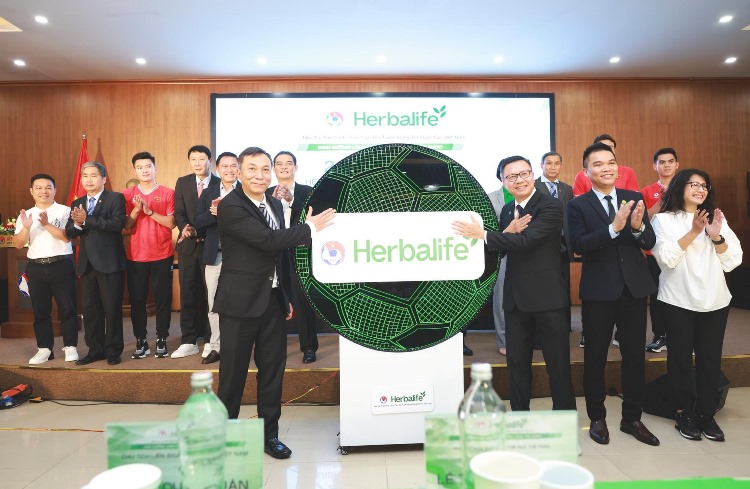 Herbalife Viet Nam La Nha Tai Tro Chinh Thuc Cua Cac Doi Tuyen Bong Da Quoc Gia Viet Nam