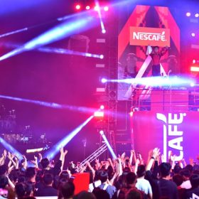 4. Nam than DJ Wukong mang den bua tiec am nhac soi dong va day mau sac tai su kien NESCAFE Khoi mo the gioi cua ban
