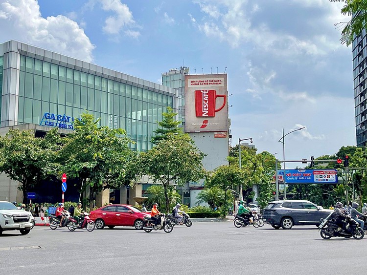 Chuỗi hoạt động “Khơi mở thế giới của bạn” của NESCAFÉ thu hút sự tham gia, trải nghiệm của hàng nghìn người 3 9. NESCAFE trien khai nhung bang quang cao 3D an tuong tai ga Cat Linh va toa nha JW Marriott tu 22 24 6 1