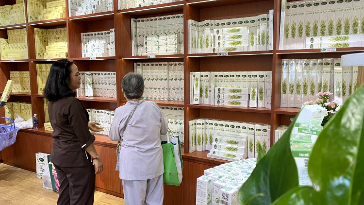 Ra mắt nhang và tinh dầu Hương Đất Việt: Sự lựa chọn an toàn từ tự nhiên 2 ra mat san pham thuong hieu Huong Dat Viet 2