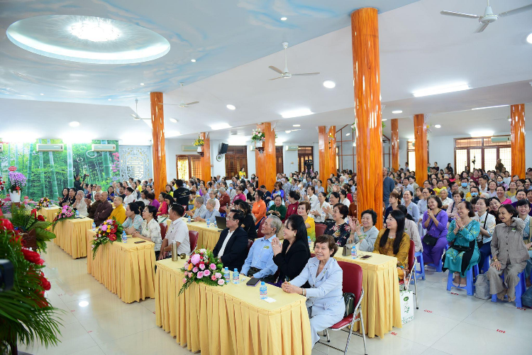 Ra mắt nhang và tinh dầu Hương Đất Việt: Sự lựa chọn an toàn từ tự nhiên 4 ra mat san pham thuong hieu Huong Dat Viet 4