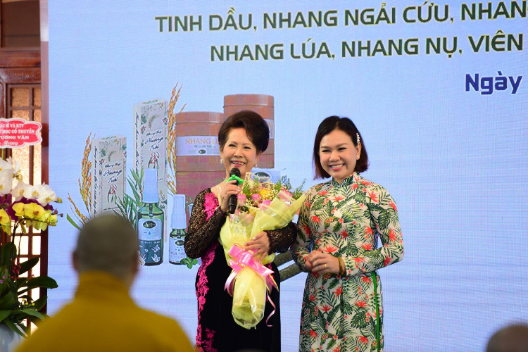 Ra mắt nhang và tinh dầu Hương Đất Việt: Sự lựa chọn an toàn từ tự nhiên 7 ra mat san pham thuong hieu Huong Dat Viet 7
