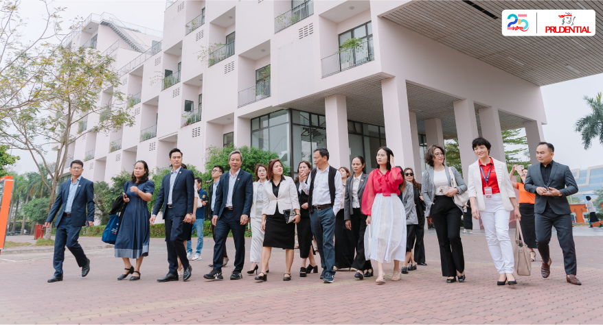 Prudential bế giảng khóa “Nâng cao năng lực quản trị doanh nghiệp”, hoàn thiện hình mẫu nhà lãnh đạo đa năng 4 Prudential be giang khoa Nang cao nang luc quan tri doanh nghiep 4
