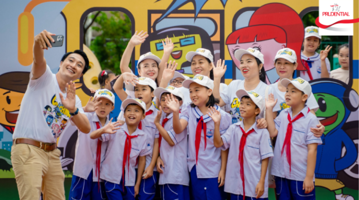 Prudential lan toa Tet Nhan Ai