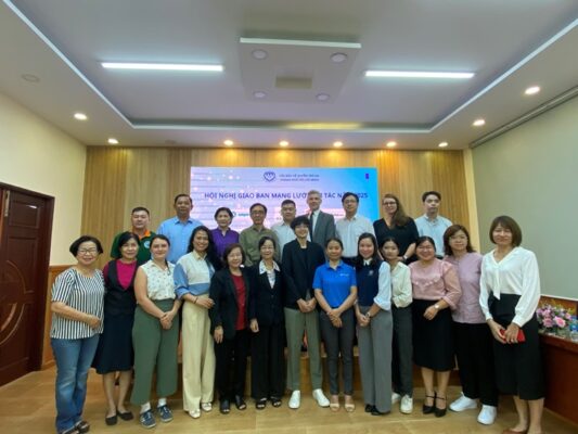 Hoi nghi cong bo va trien khai du an Ket noi va cung cap dich vu ho tro cho cac nhom tre em co hoan canh dac biet va nguy co roi vao hoan canh dac biet