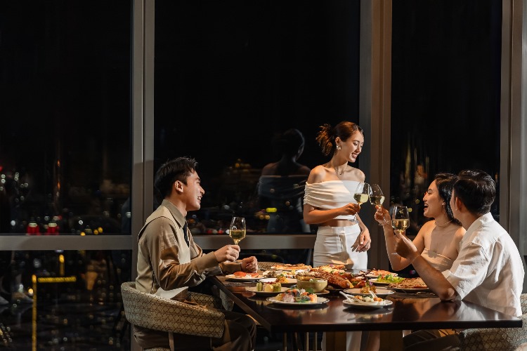 05. Sky Buffet at Landmark 81 .jpg