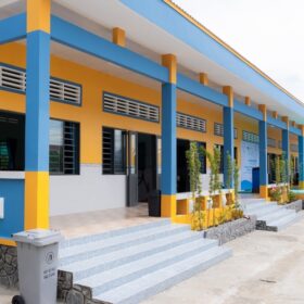 Truong Tieu hoc THCS Phuong Ninh ngoi truong moi nhat saigonchildren ho tro tai DBSCL vua khanh thanh tai Phung Hiep Hau Giang