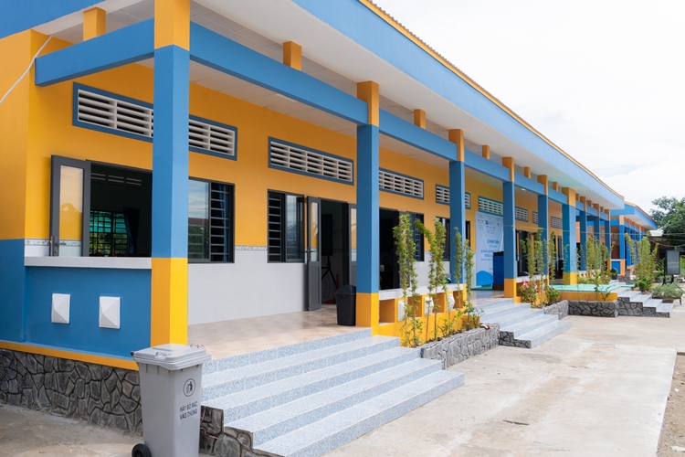 Truong Tieu hoc THCS Phuong Ninh ngoi truong moi nhat saigonchildren ho tro tai DBSCL vua khanh thanh tai Phung Hiep Hau Giang