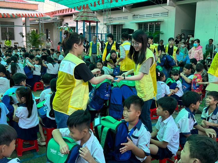 CapitaLand cam kết tài trợ học bổng dài hạn 500.000 đô la Singapore cho học sinh 3 CapitaLand cam ket tai tro hoc bong dai han 500.000 do la Singapore cho hoc sinh thong qua Quy thien nguyen CapitaLand Hope Foundation 3