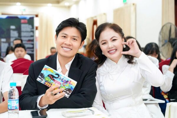 Ky niem 10 nam Cung Con Di Khap The Gian 2