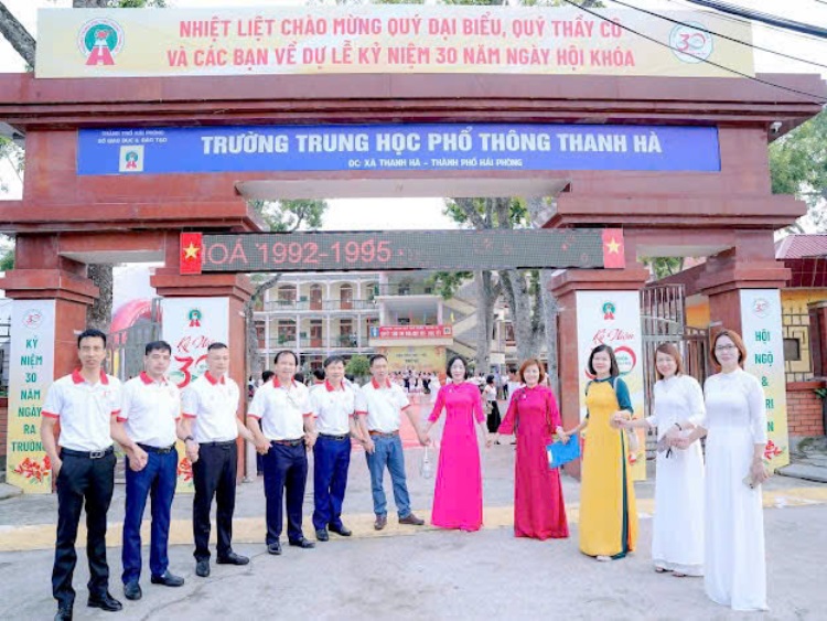 Le ra truong