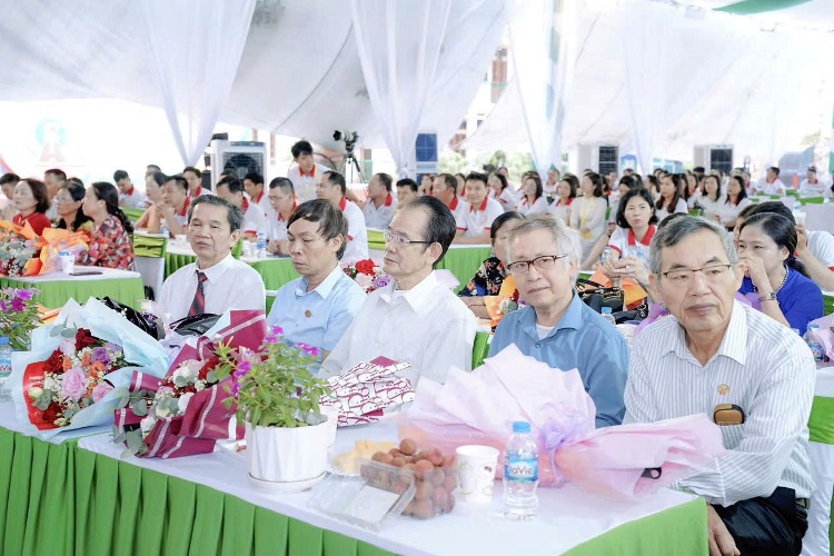 Niem han hoan cua thay co va cac ban 5