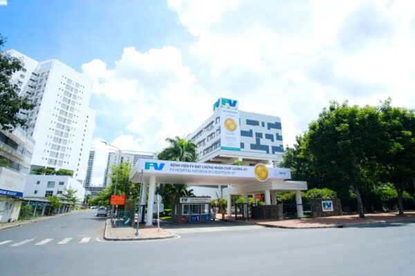 khoe dep 24h 100 bao hiem dieu tri tai benh vien FV 01