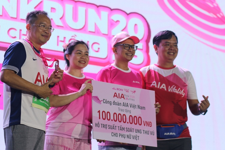 Nha tai tro AIA ho tro hoat dong tam soat Ung thu vu cho Phu nu Viet