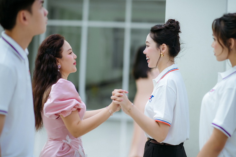 Thi sinh duoc dao tao bai ban qua chuoi workshop chuyen sau nang cao ky nang trinh dien