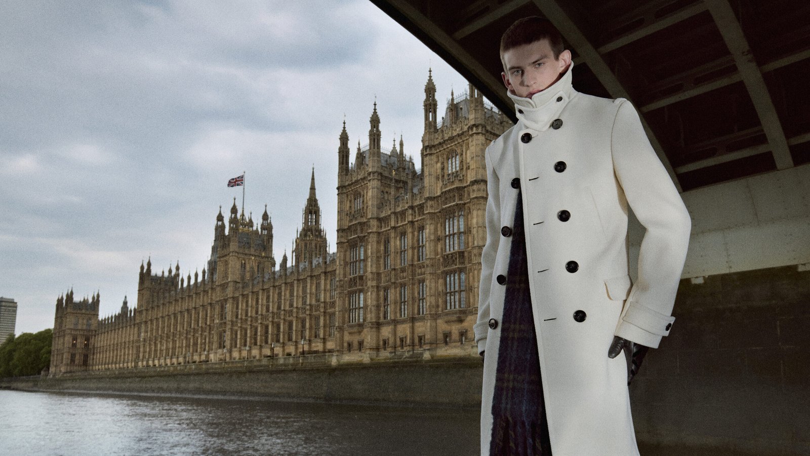 BURBERRY WINTER 2026: Một London nguyên bản được tái hiện qua lăng kính hiện đại 5 Beautylife_Burberry_3-scaled.jpg